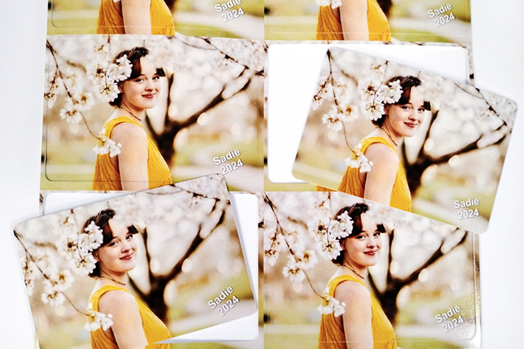 Die Cut Wallets - Set of 8 w/Text Horizontal